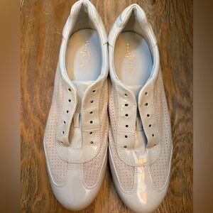 Cole Haan White Leather Sneakers NWOT add your favorite color shoestring
